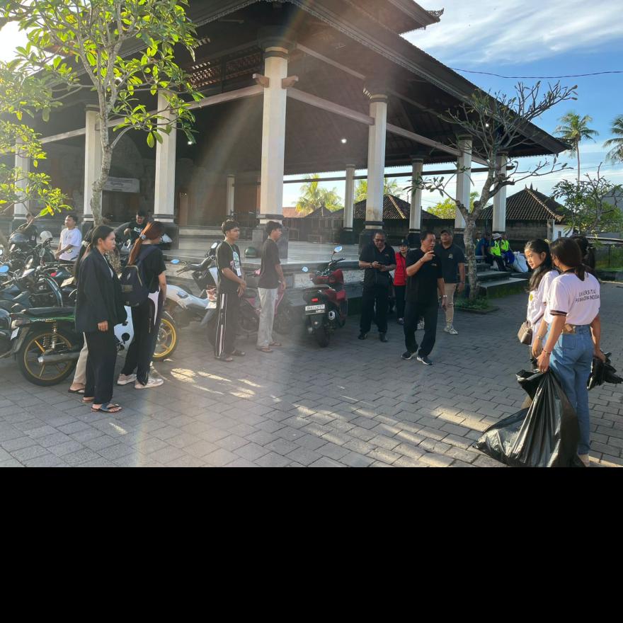 KEGIATAN JUMAT BERSIH YANG DILAKSANAKAN RUTIN OLEH DESA SINGAPADU KALER 